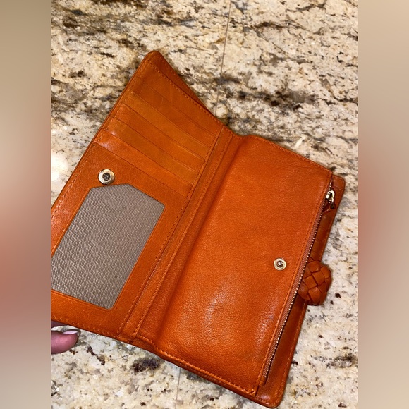 MICHAEL KORS DESIGNER HANDBAG WITH MATCHING WALLET - Picture 6 of 9